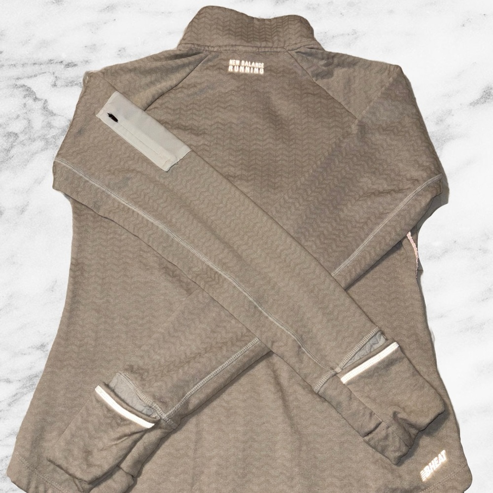 New Balance Light Performance Pullover - Picture 5 of 5